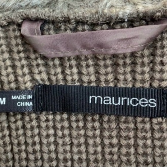 Maurice’s Faux Fur Vest Sz M - Picture 3 of 3